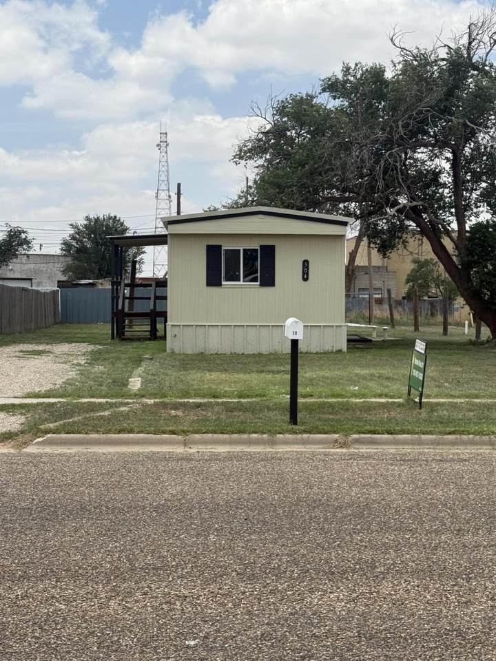 504 Avenue E - Photo 1
