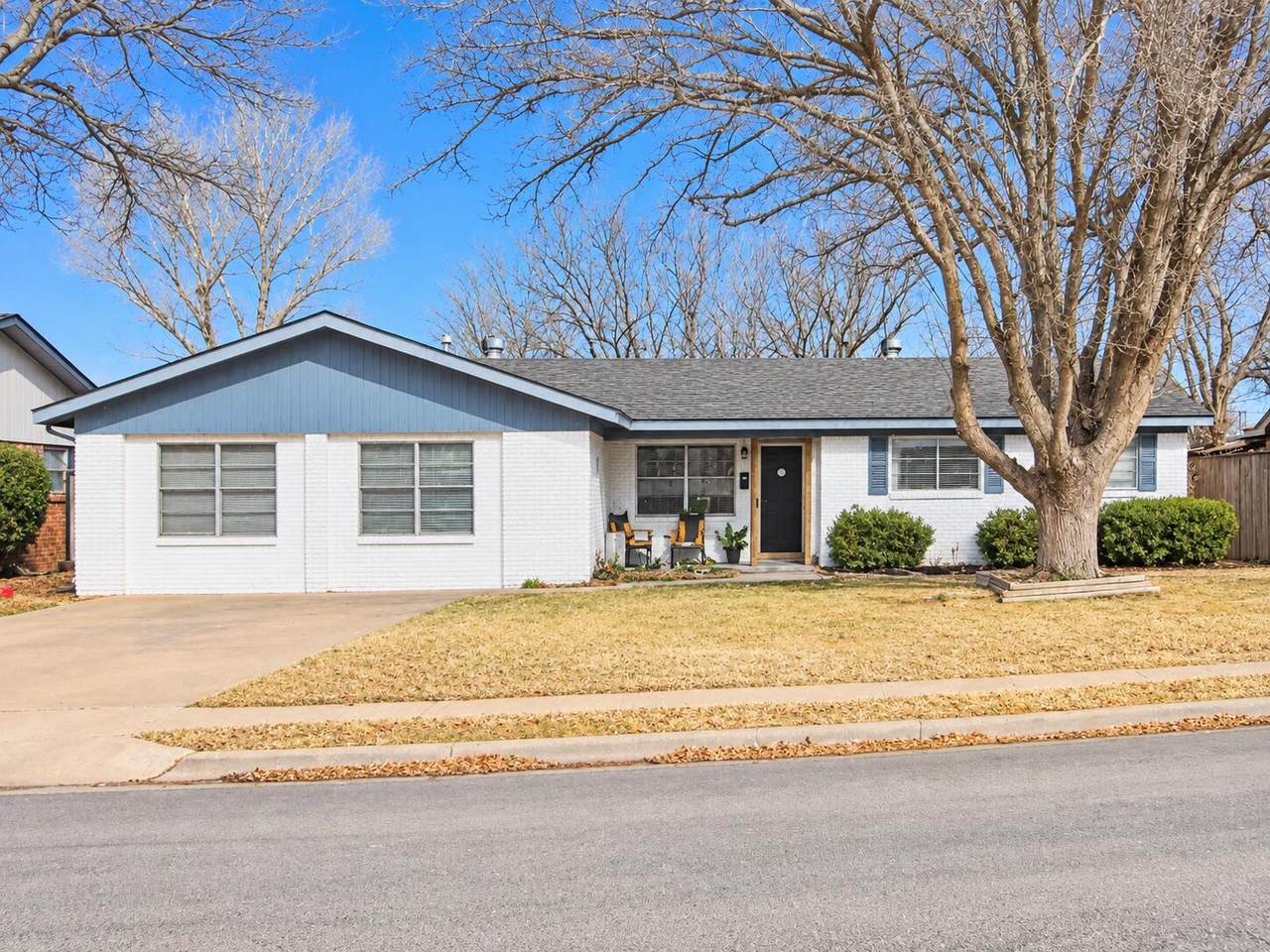 4818 15th Street - Photo 1