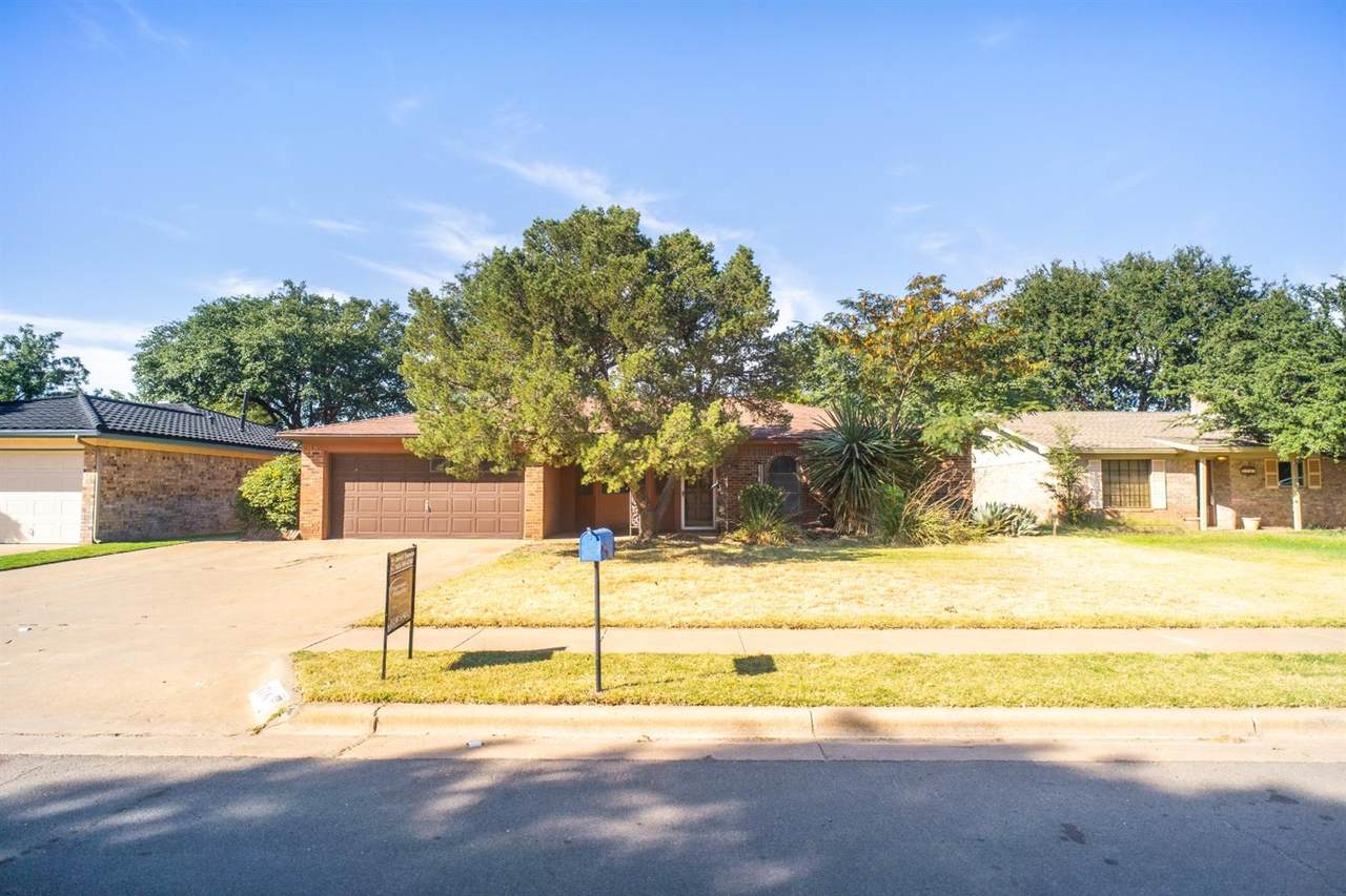 4706 78th Street - Photo 1