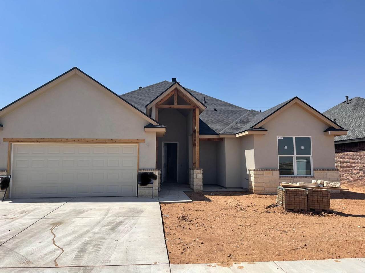 807 6th Circle - Photo 1