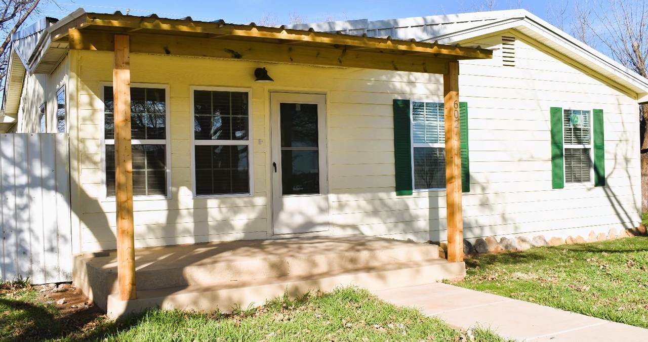 602 7th Street - Photo 1