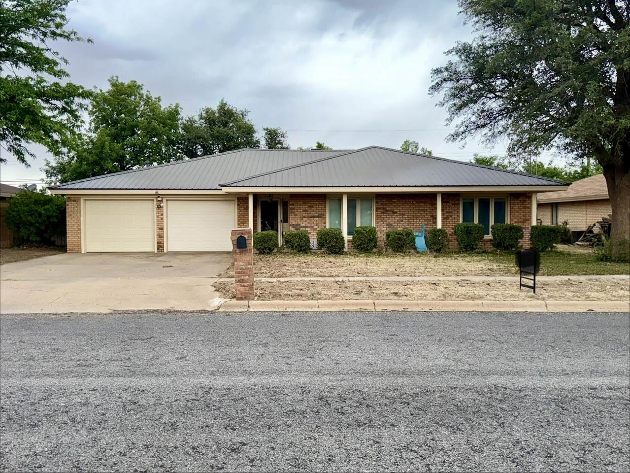 229 26th Street - Photo 1