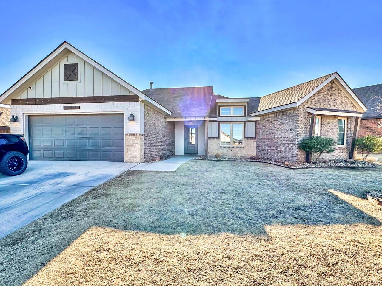 10302 Ave X - Photo 1