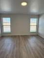 2028 Kenwood Avenue - Photo 6