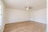 305 Lubbock Street - Photo 9