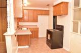 2807 Vanda Avenue - Photo 4