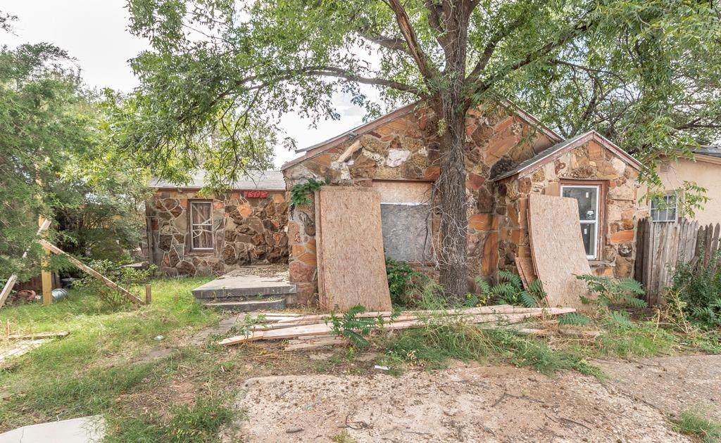 1503 30th Street - Photo 1