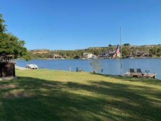 514 Comanche Drive - Photo 1