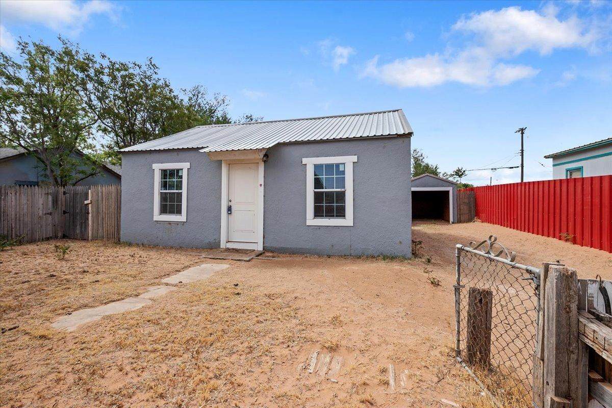 1514 11th Street - Photo 1