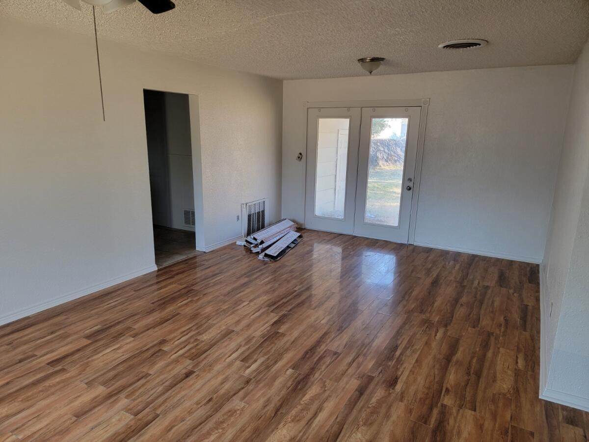 1512 36th Street - Photo 1