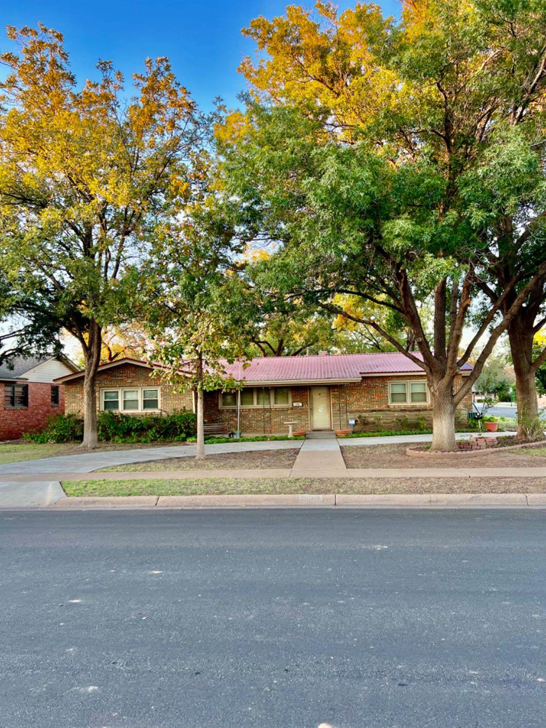 3102 49th Street - Photo 1