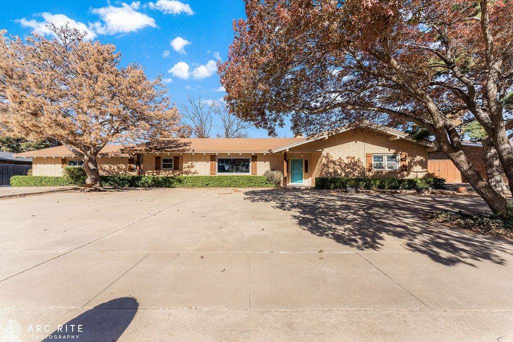 1307 8th Street - Photo 1