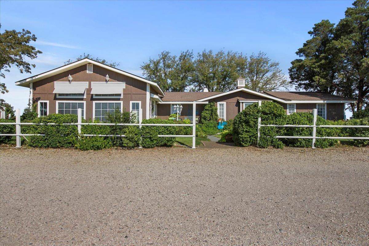 1155 County Road 211 - Photo 1