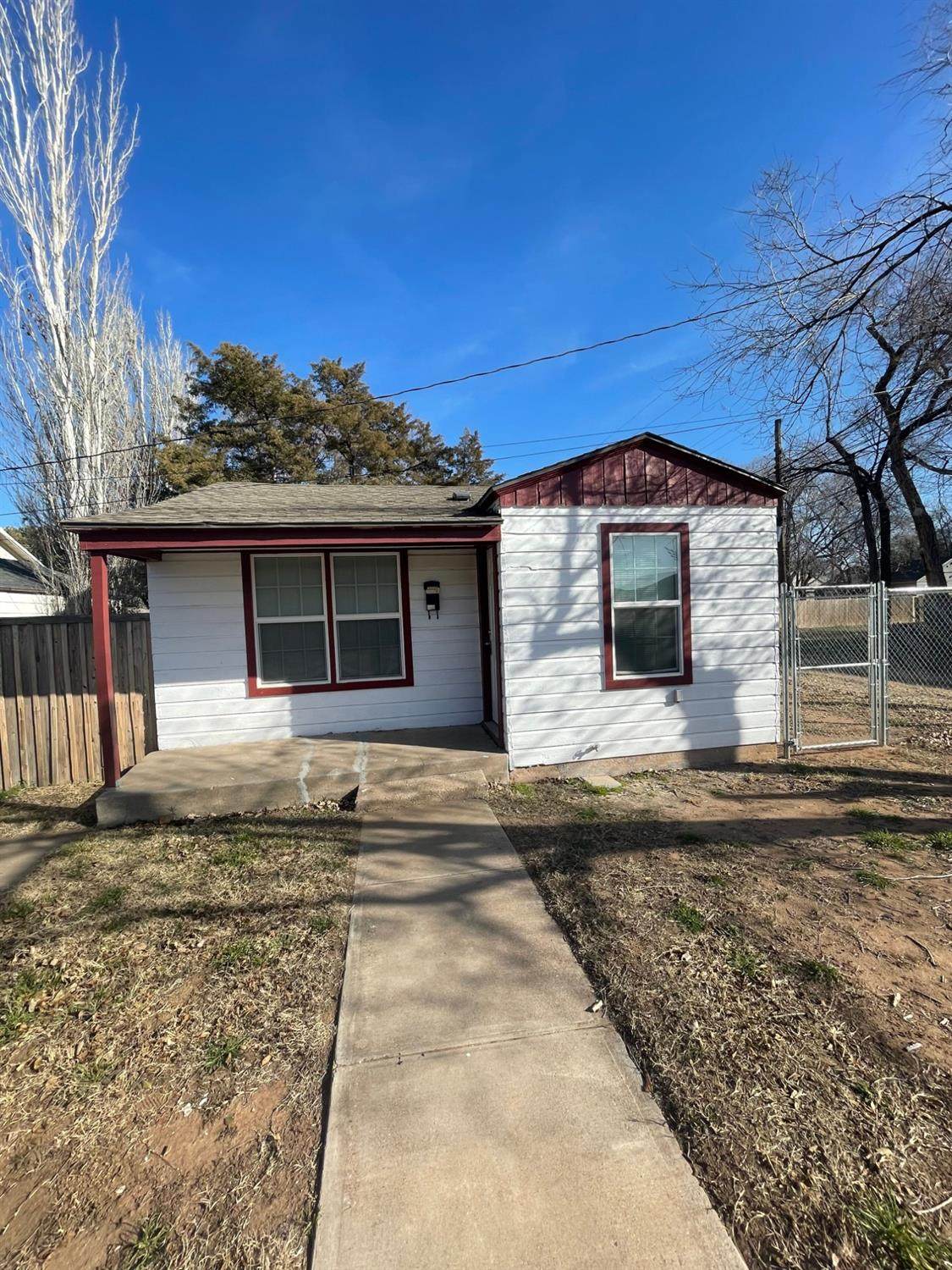 2301 Ave W - Photo 1