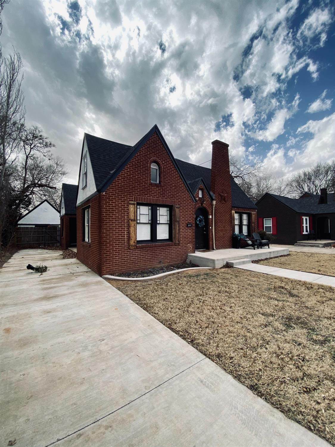 2515 20th Street - Photo 1
