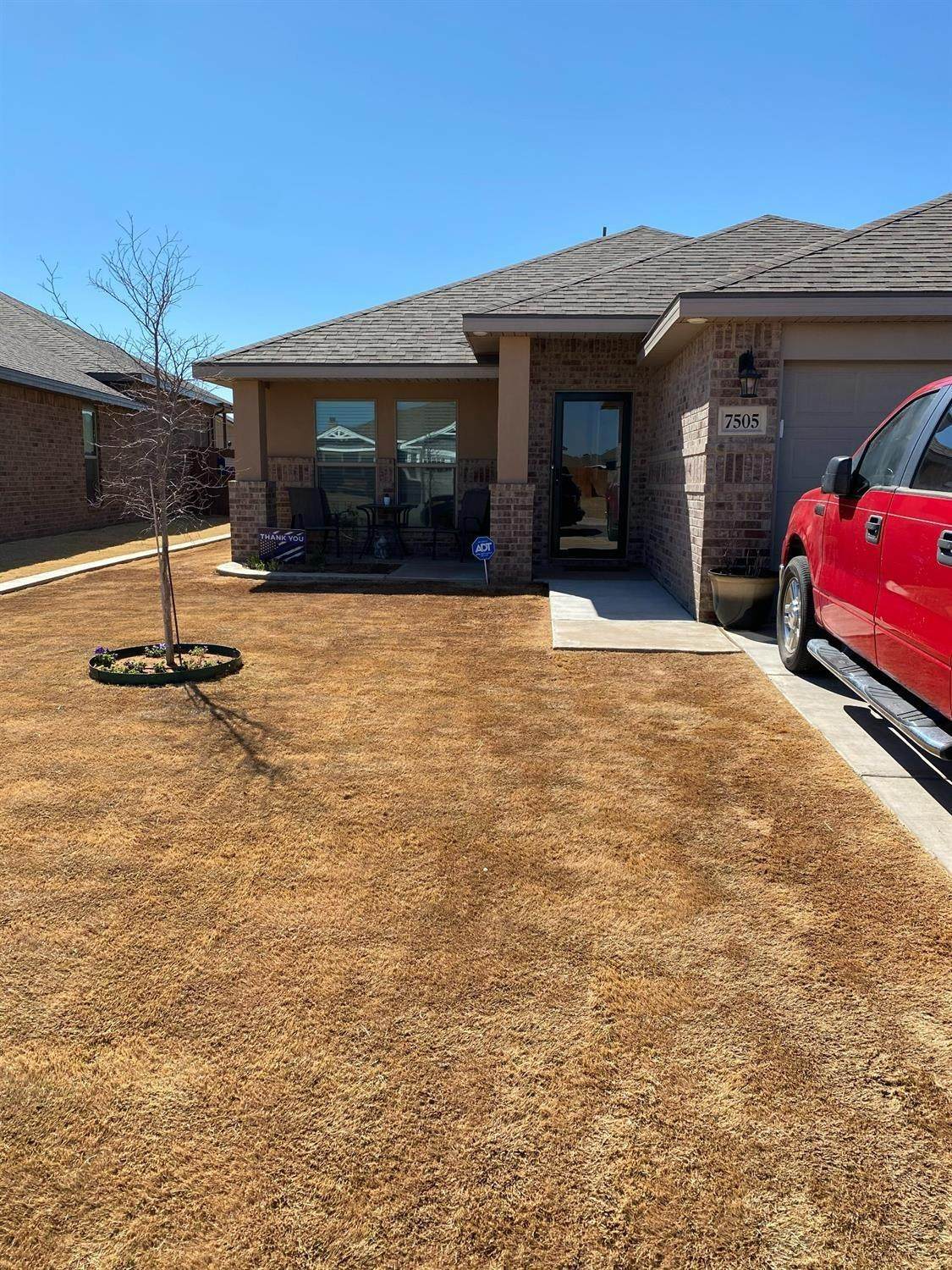 7505 102nd Street - Photo 1