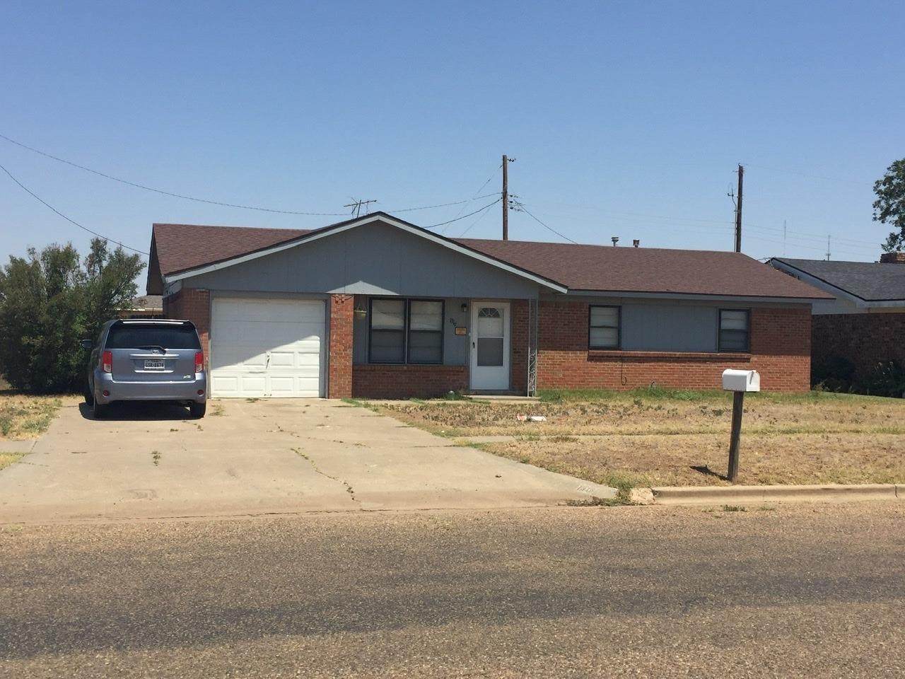 1316 32nd Street - Photo 1
