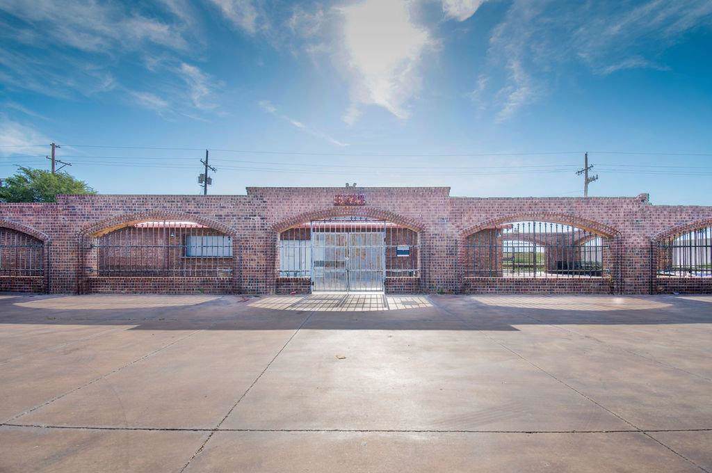 1939 Buddy Holly Avenue - Photo 1