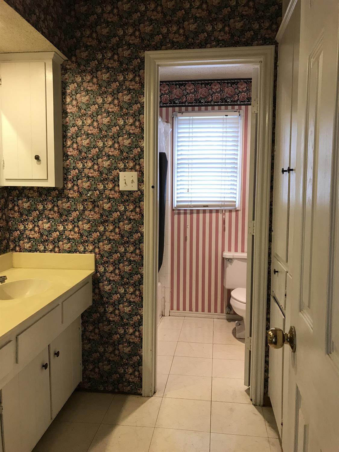 4401 76th Street - Photo 1