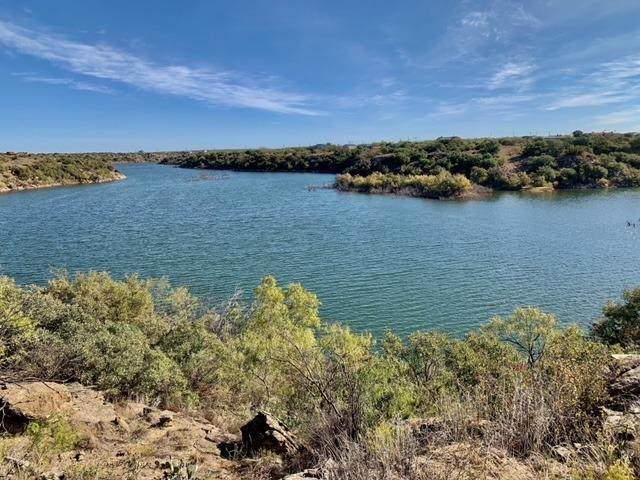 100 Ward - Photo 1