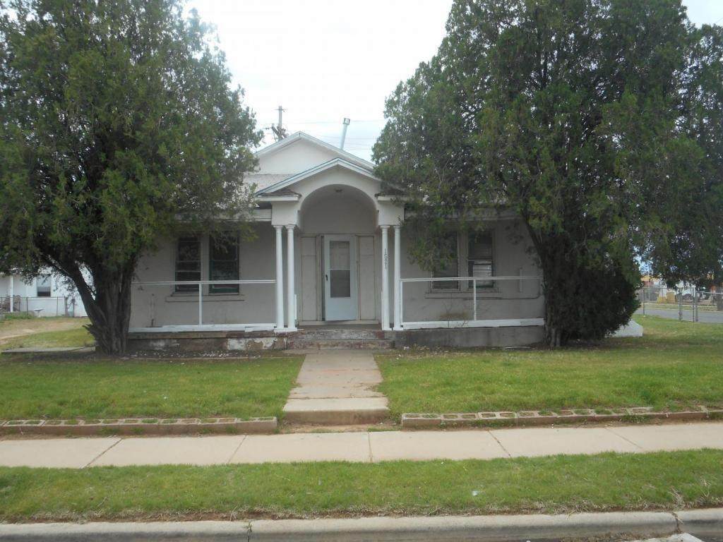 1521 33rd Street - Photo 1