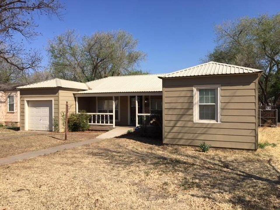 2420 29th Street - Photo 1
