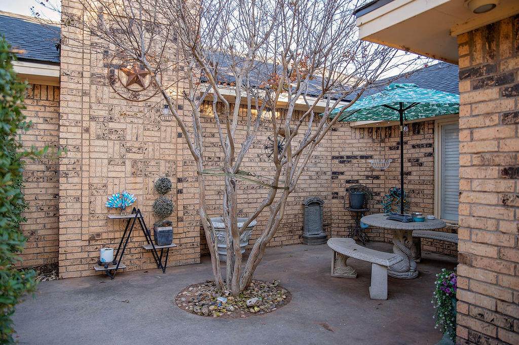 https://bt-photos.global.ssl.fastly.net/lubbock/orig_boomver_1_20251126133848465731000000-2.jpg