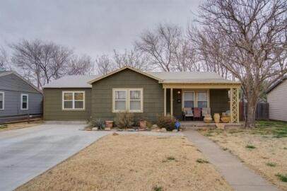 3208 33rd Street - Photo 1