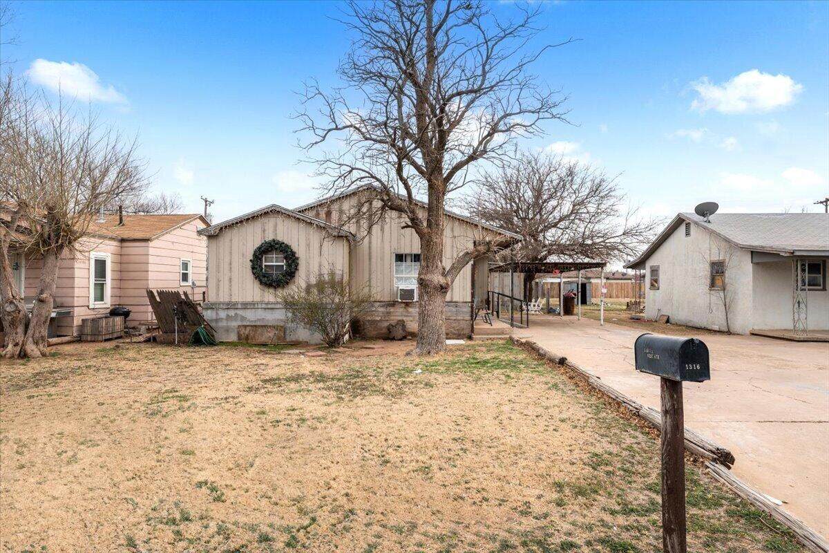 1316 6th Street - Photo 1