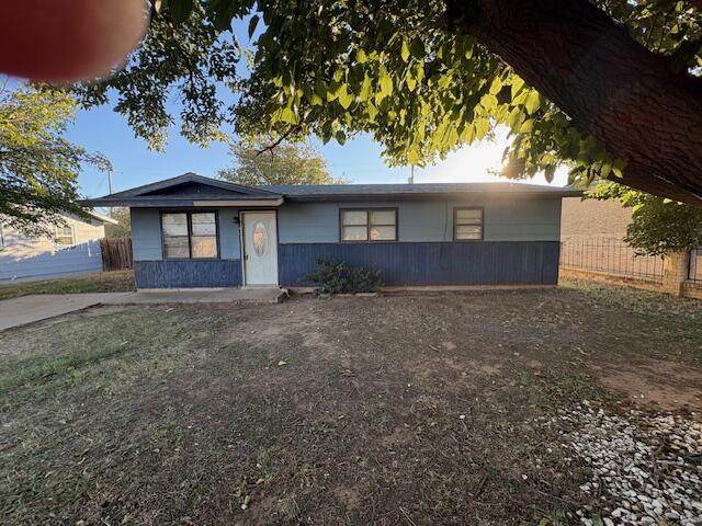 403 Teak Avenue - Photo 1