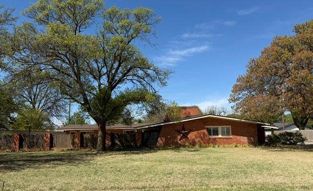 https://bt-photos.global.ssl.fastly.net/lubbock/orig_boomver_1_20260404215710300667000000-2.jpg