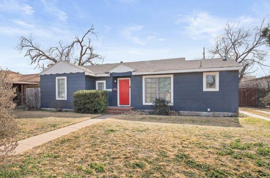 2803 30th Street - Photo 1