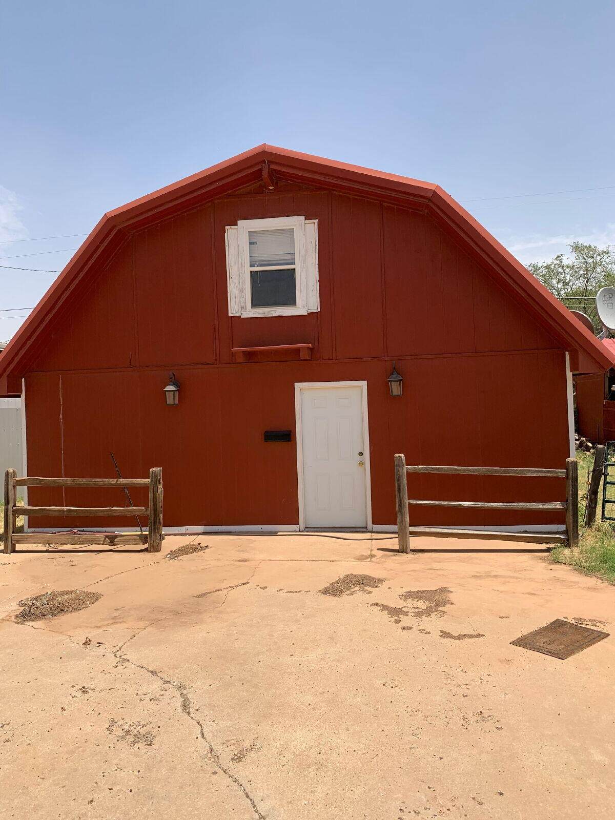 1711 Norwich Avenue - Photo 1