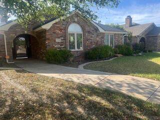 10306 Vicksburg Avenue - Photo 1
