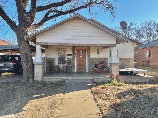 720 11th Street - Photo 1
