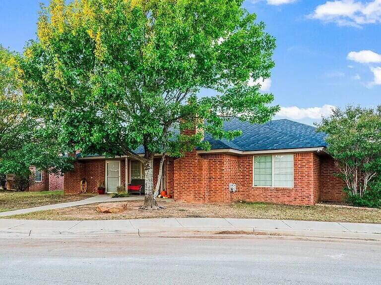 3104 110th Street - Photo 1