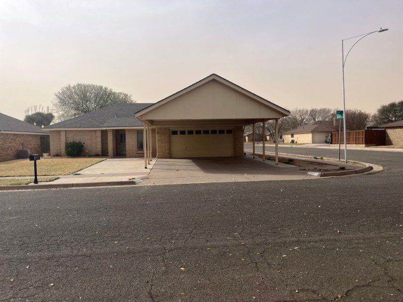 5527 94th Street - Photo 1