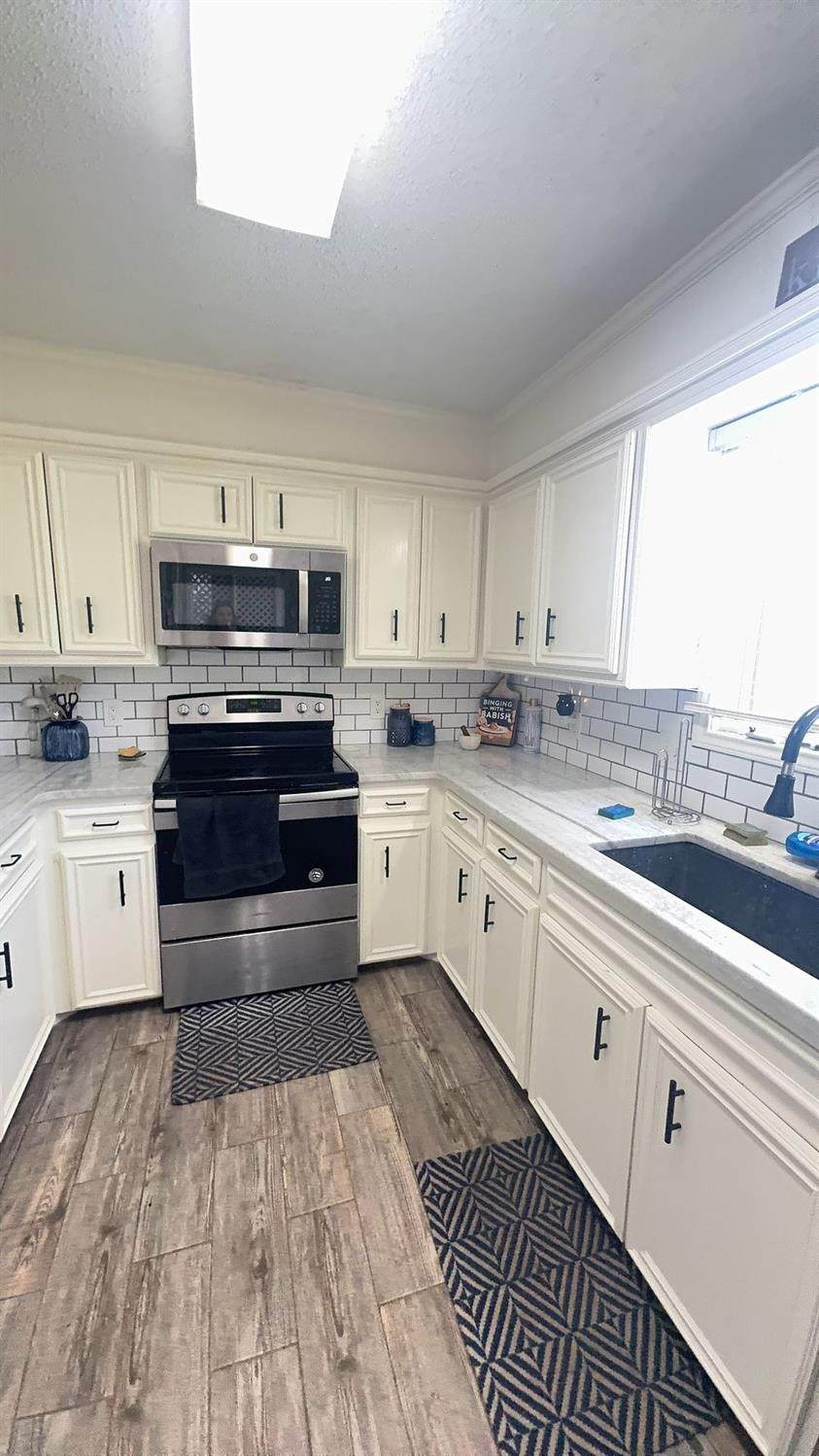 5722 91st Street - Photo 1