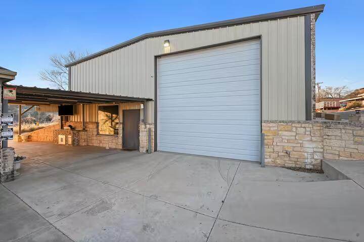 https://bt-photos.global.ssl.fastly.net/lubbock/orig_boomver_1_20260605174005218927000000-2.jpg