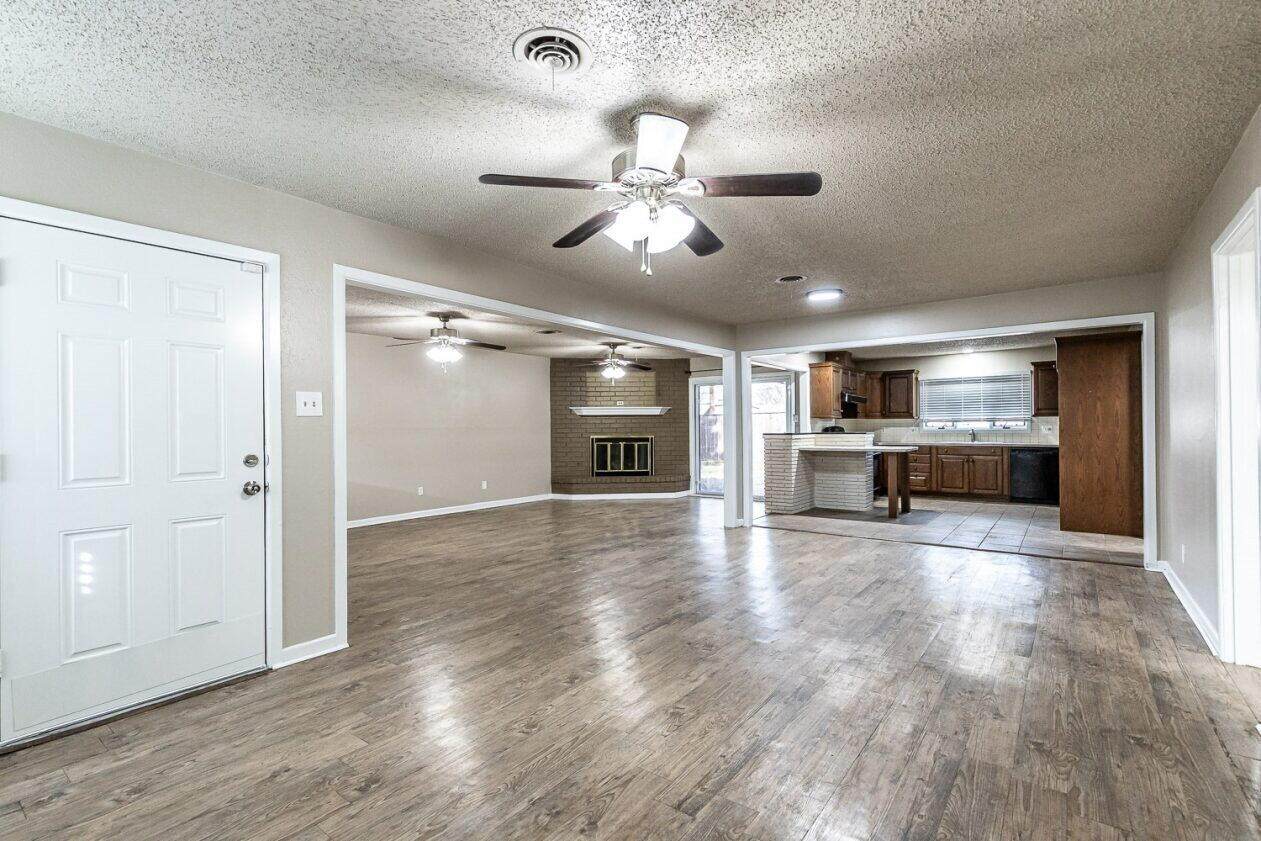 https://bt-photos.global.ssl.fastly.net/lubbock/orig_boomver_1_20260701213615578578000000-2.jpg