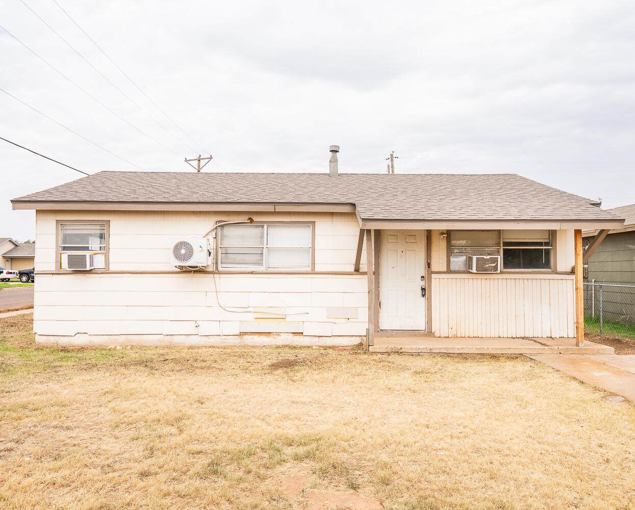 824 Vanda Avenue - Photo 1