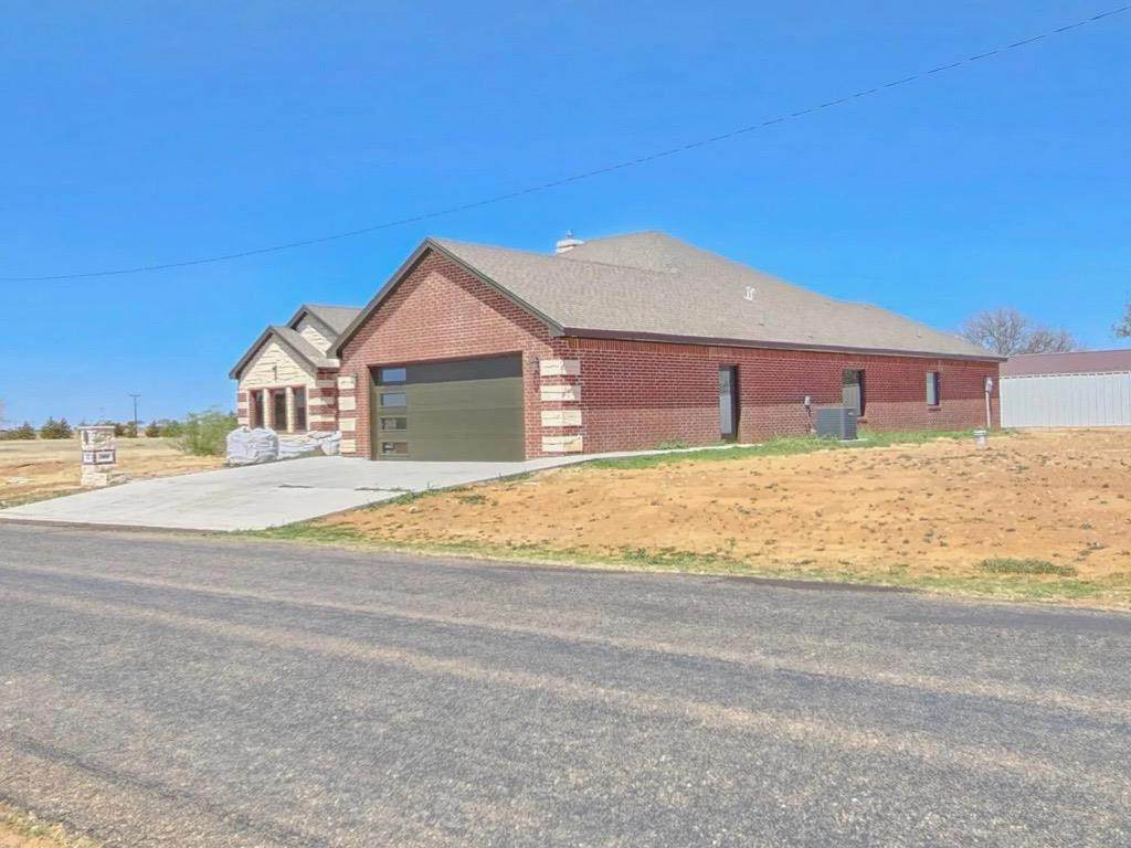 406 11th Drive - Photo 1