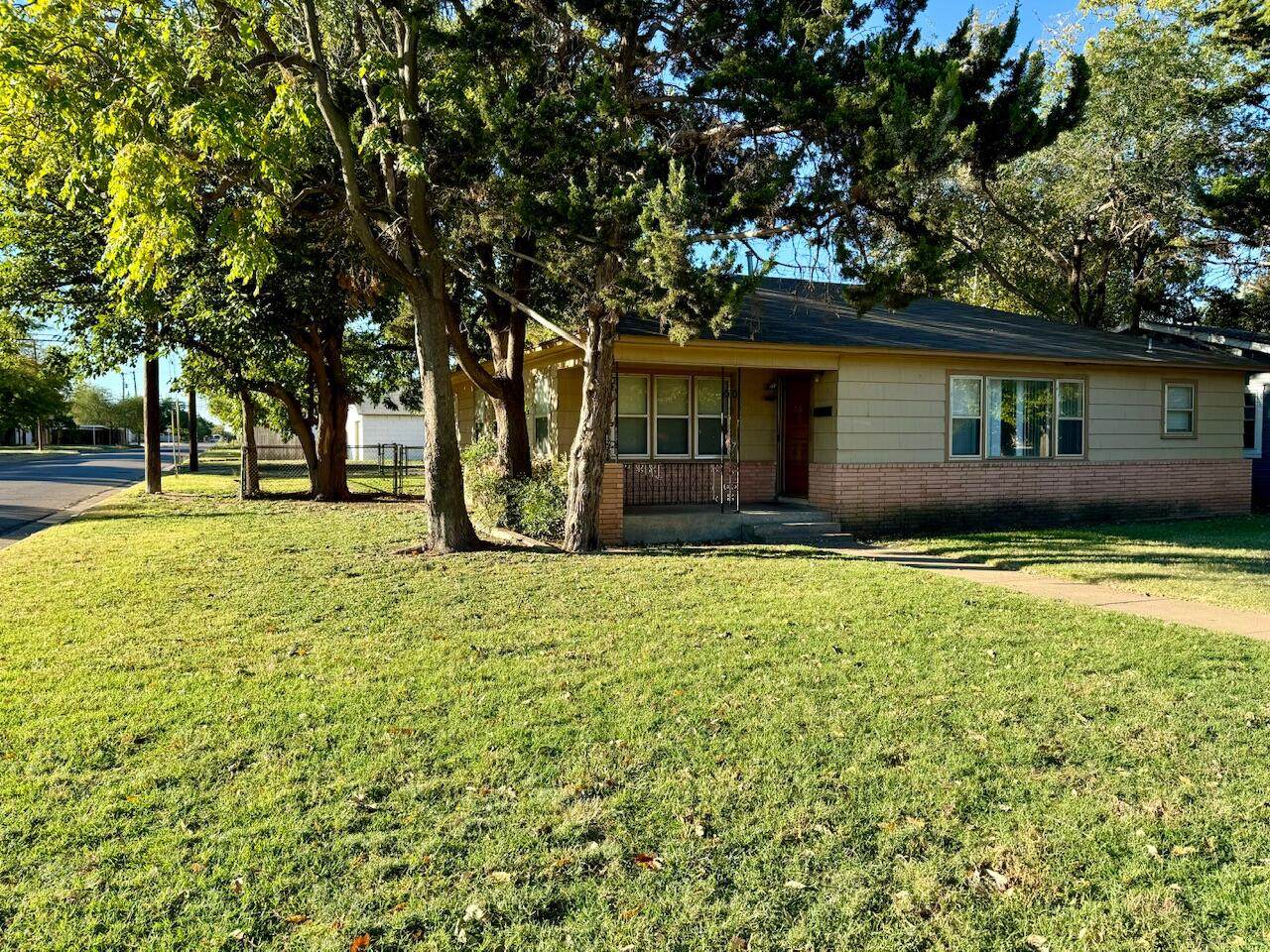4001 32nd Street - Photo 1