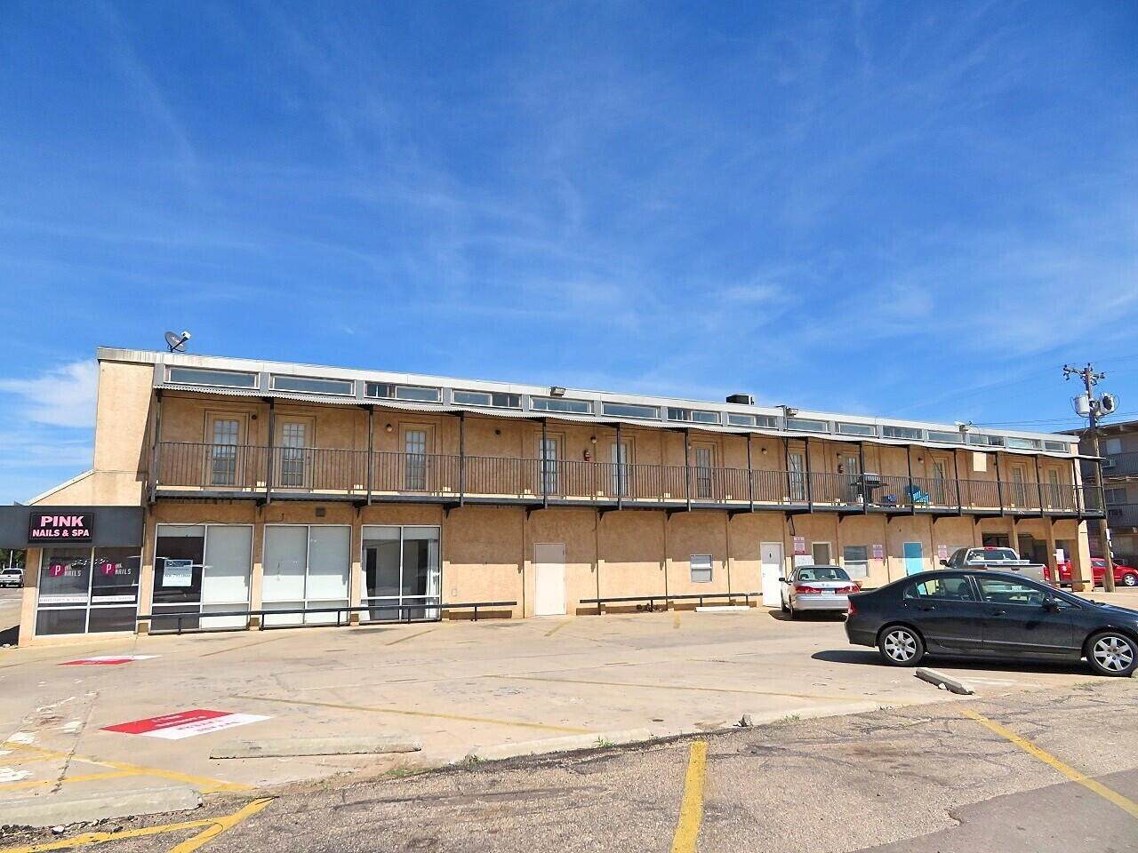 1619 University Avenue - Photo 1