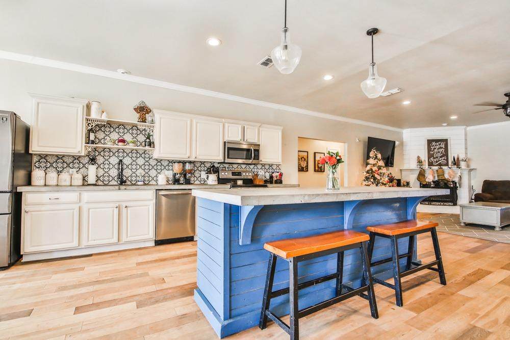 5920 91st Street - Photo 1