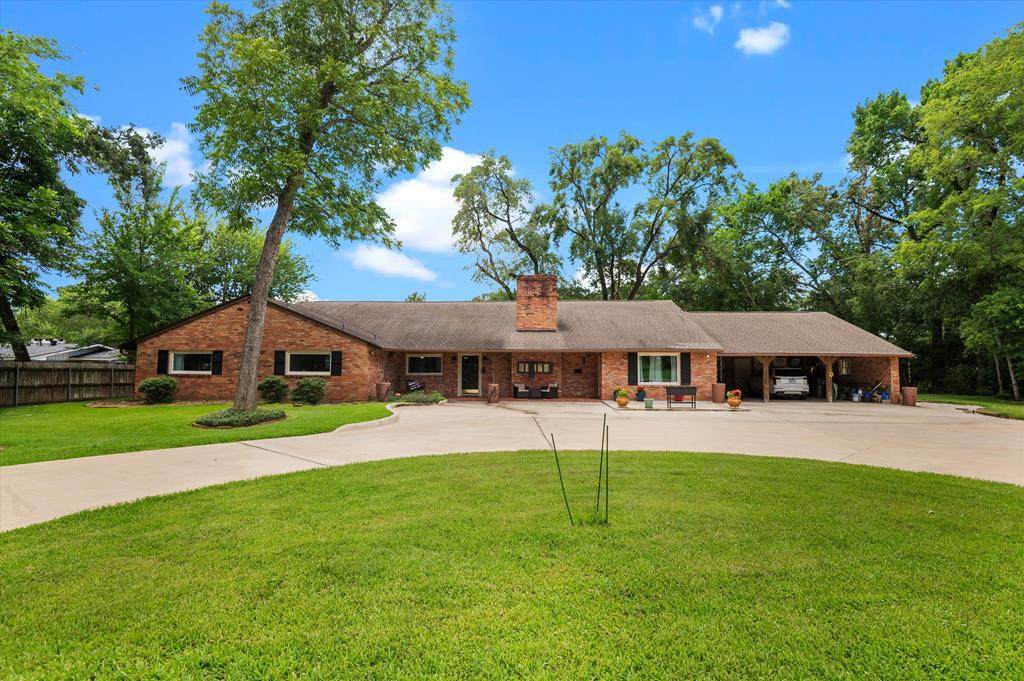 915 Evans Drive - Photo 1