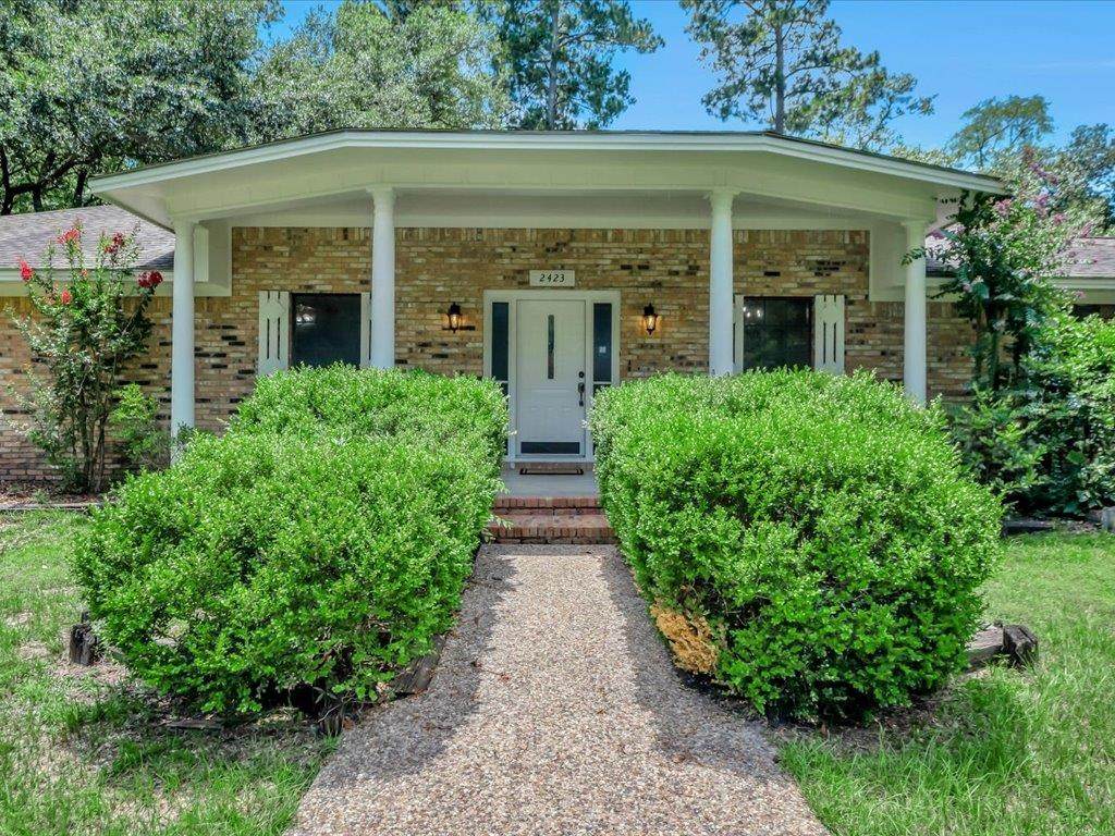 2423 Tanglewood Circle - Photo 1