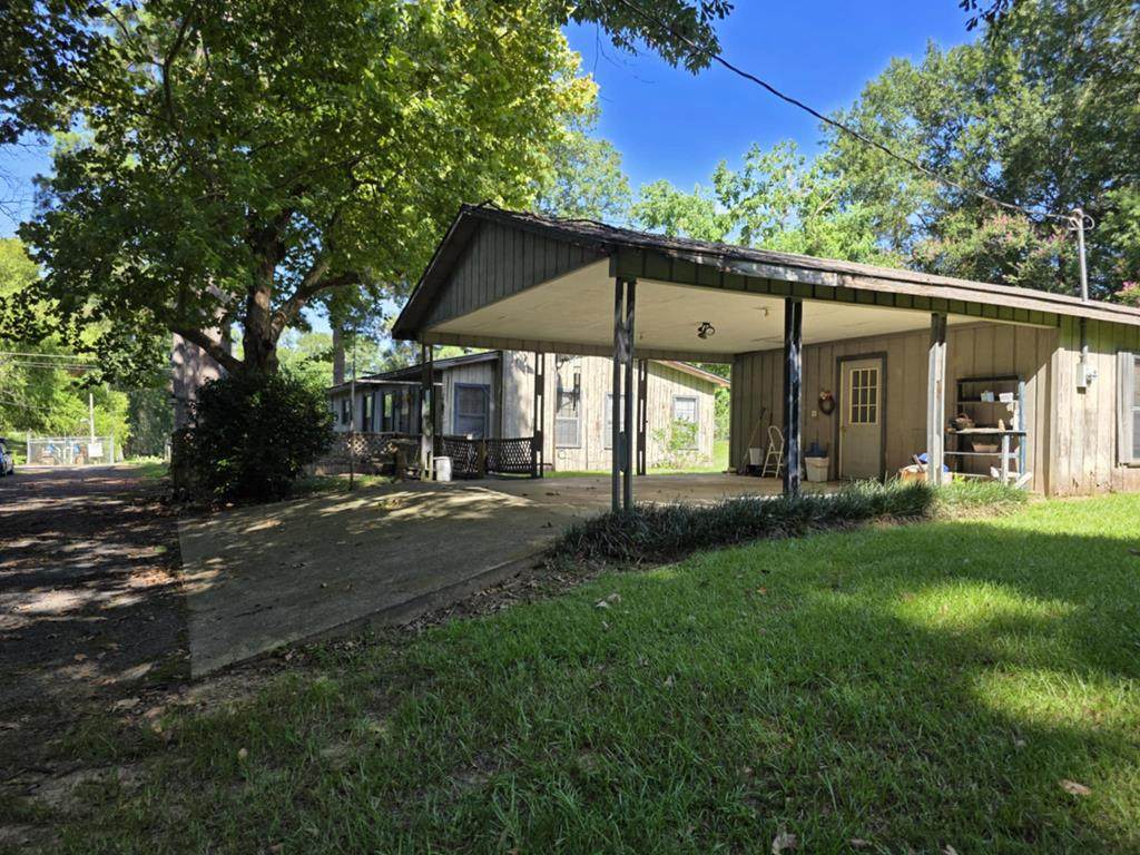 447 Walker Street - Photo 1