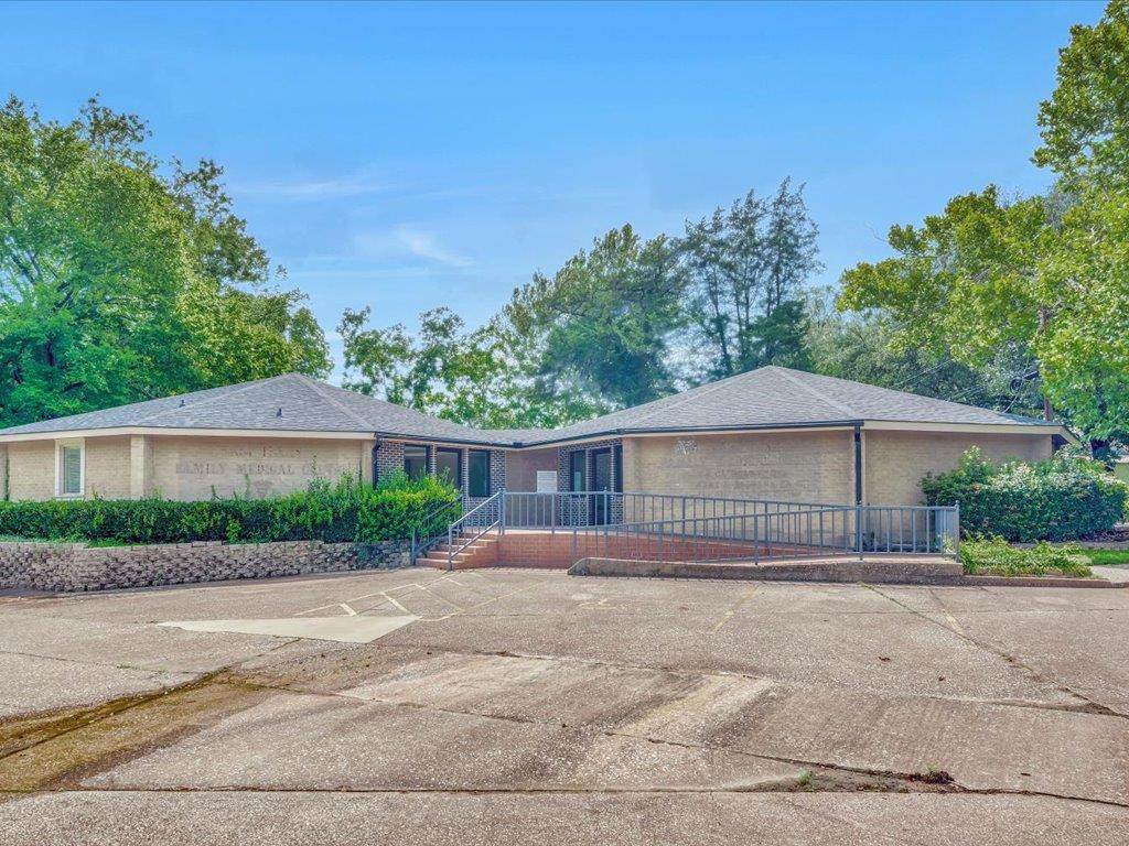 202 South Temple Drive - Photo 1