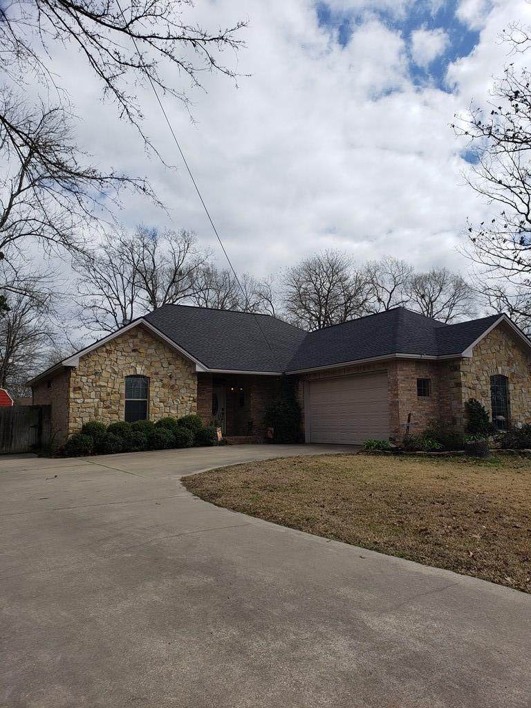 203 Springbranch - Photo 1